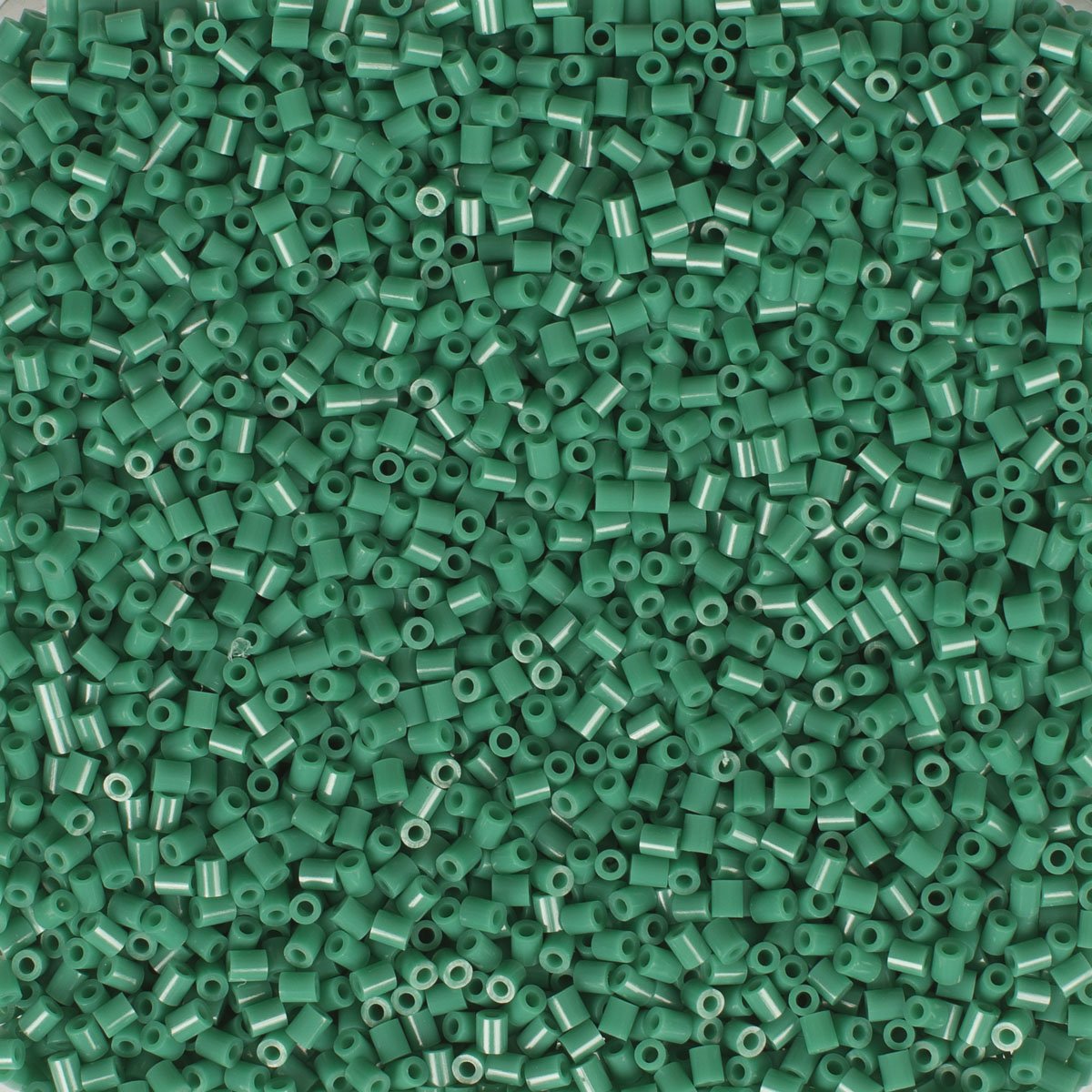2000 Artkal® MINI C hart 2,6 mm - C124 SNAKE GREEN von Spielzeughafen